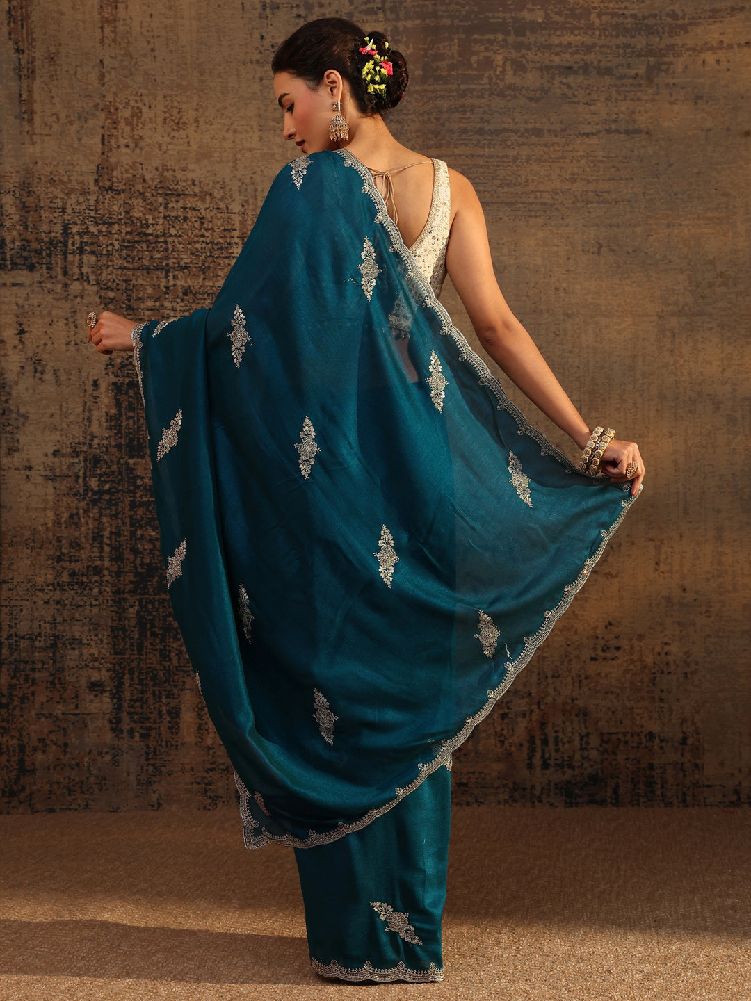 Blue Floral Embroidered Silk Blend Saree With Unstitched Blouse Piece