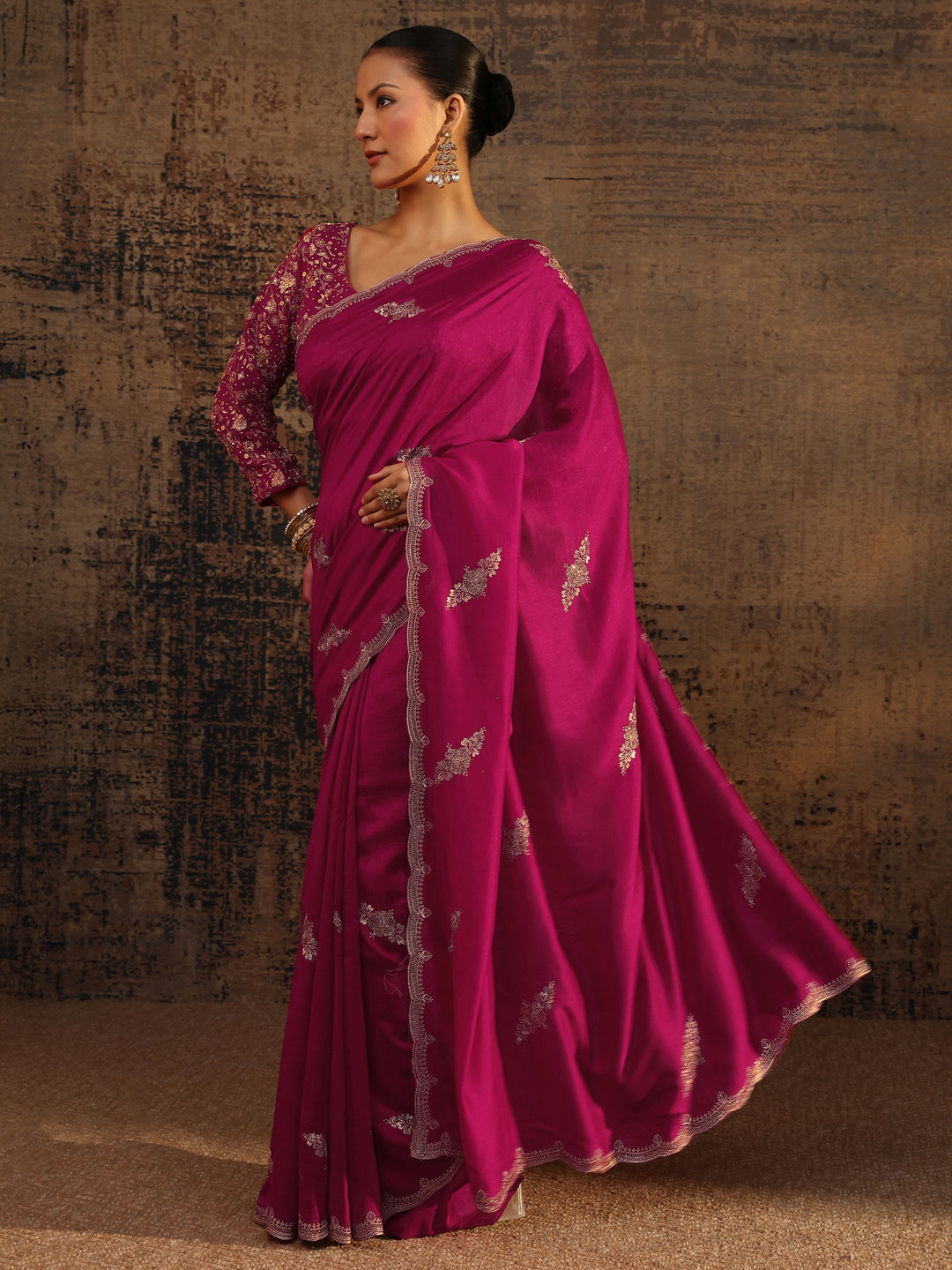 Pink Floral Embroidered Silk Blend Saree With Unstitched Blouse Piece