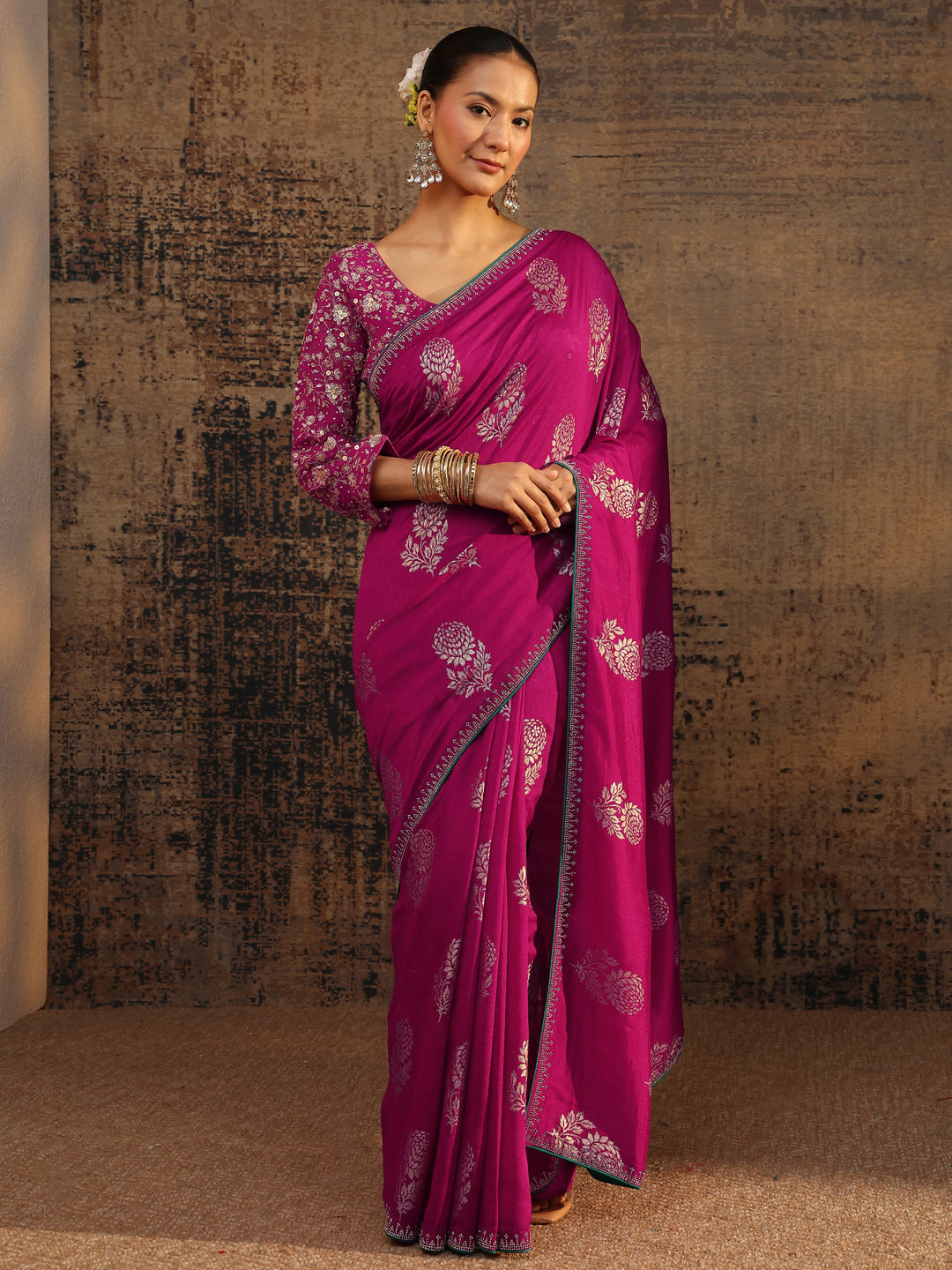 Pink Floral Printed Silk Blend Saree With Unstitched Blouse Piece