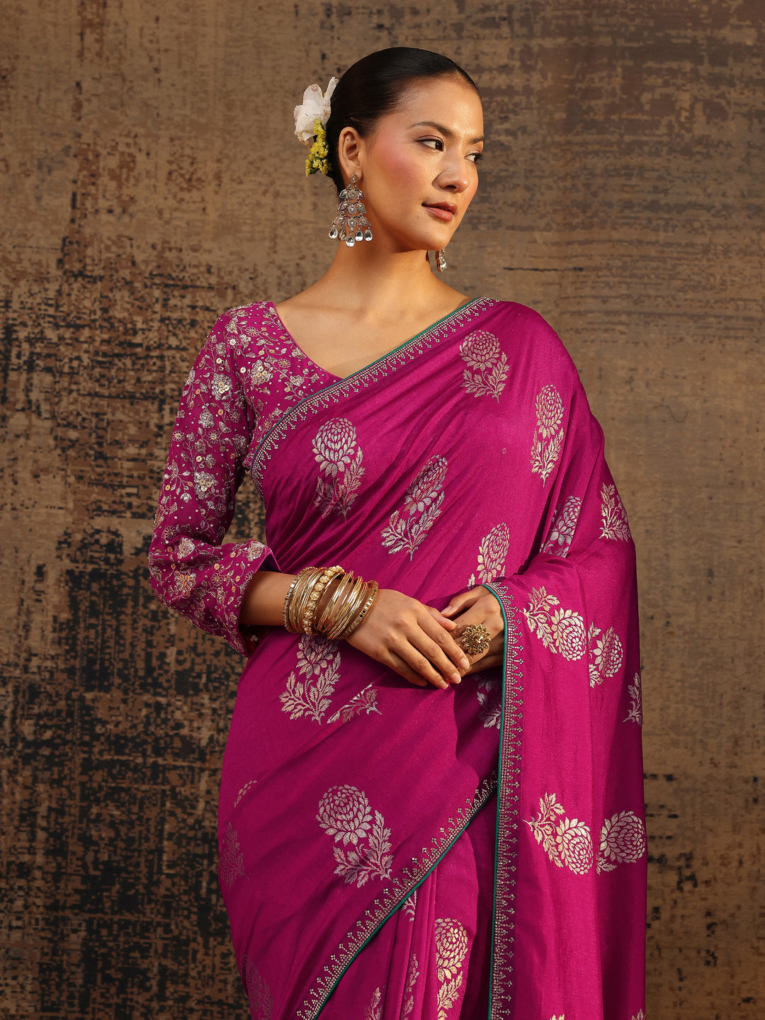 Pink Floral Printed Silk Blend Saree With Unstitched Blouse Piece