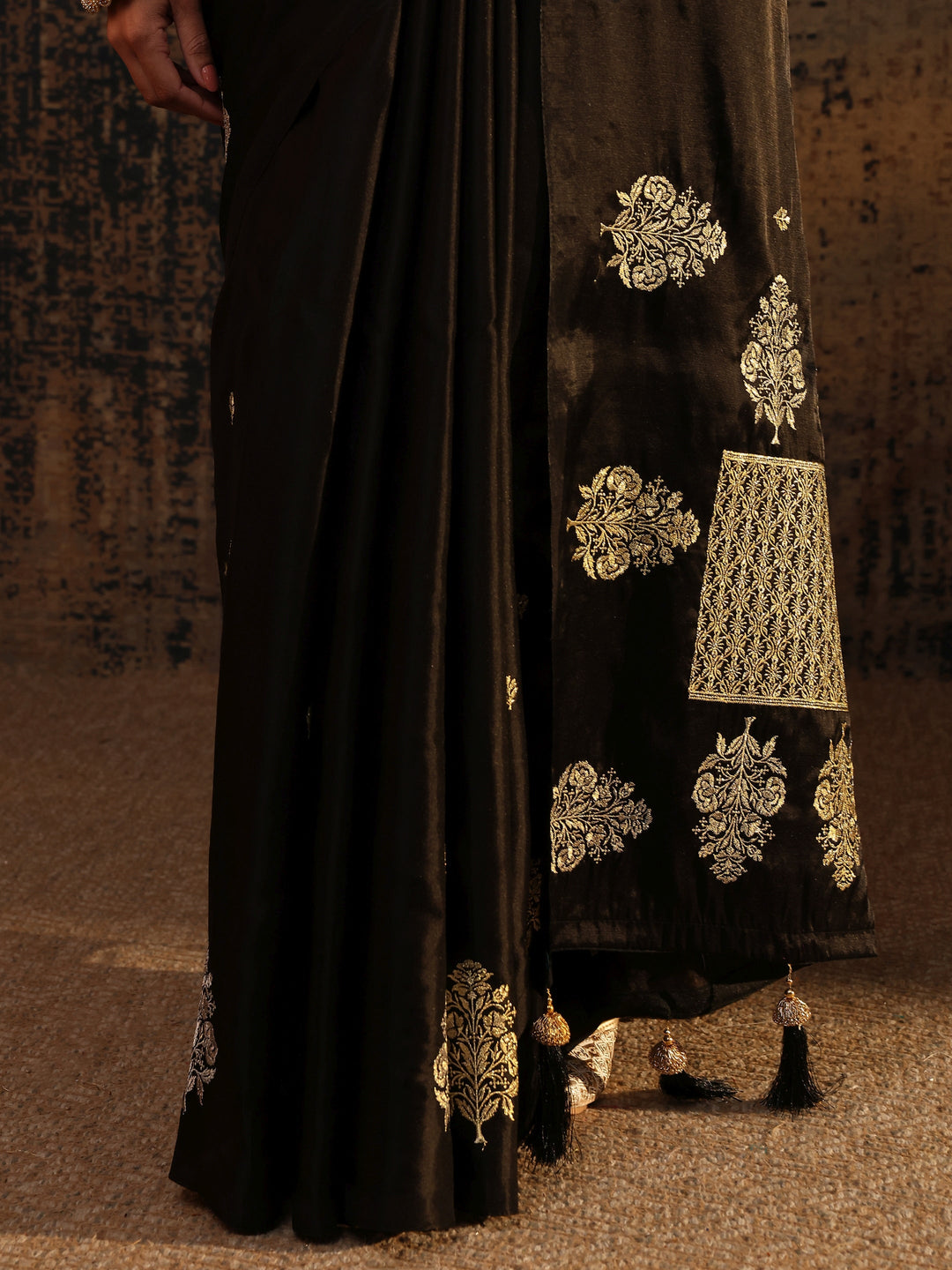 Black Floral Embroidered Silk Blend Saree With Unstitched Blouse Piece