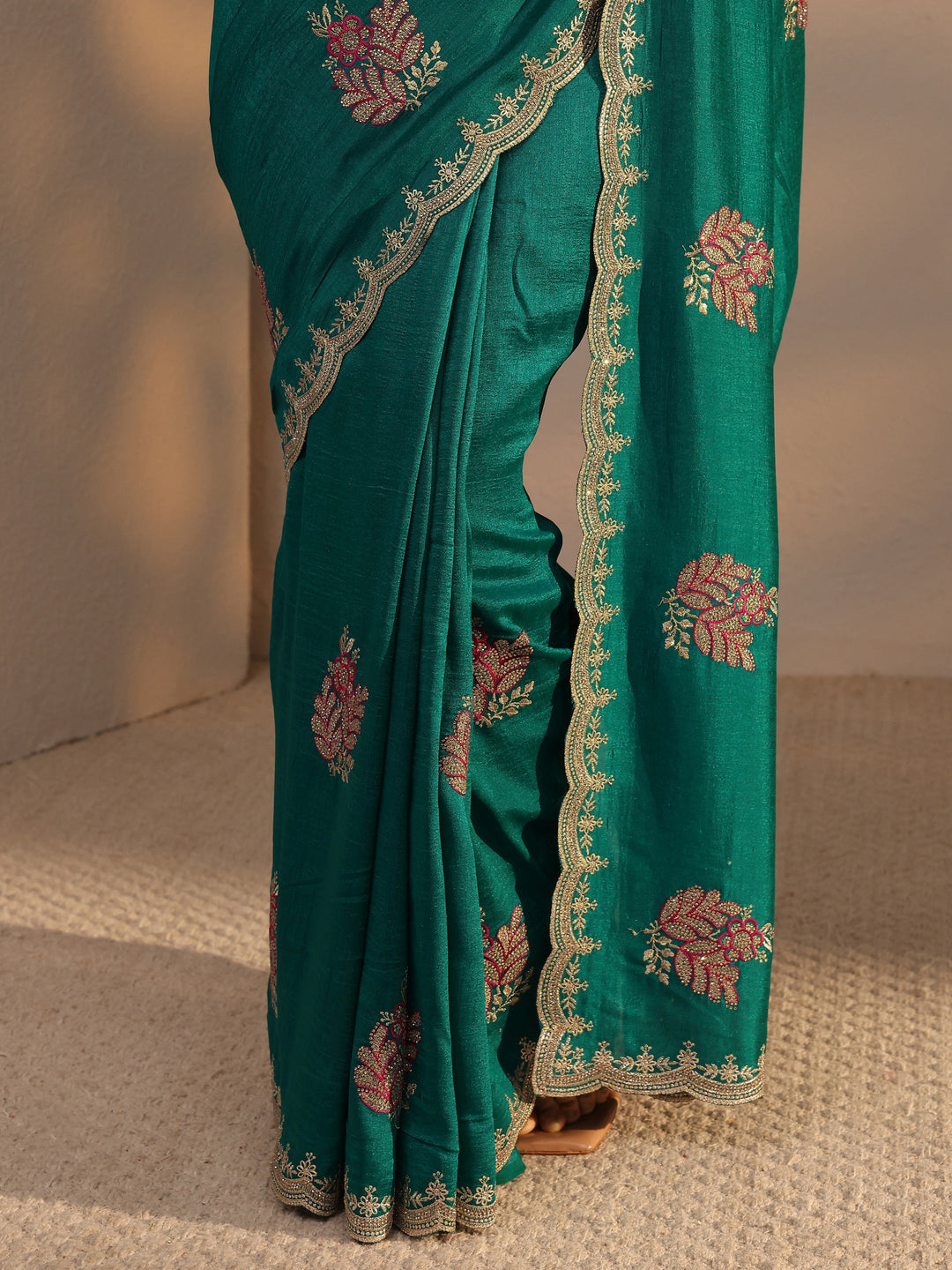 Blue Floral Embroidered Silk Blend Saree With Unstitched Blouse Piece