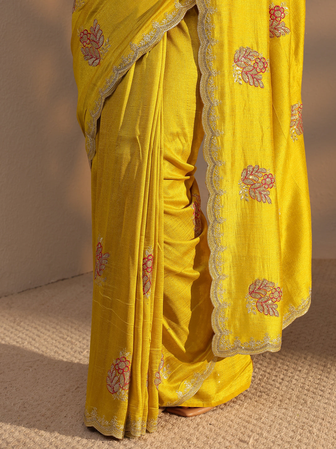 Mustard Floral Embroidered Silk Blend Saree With Unstitched Blouse Piece