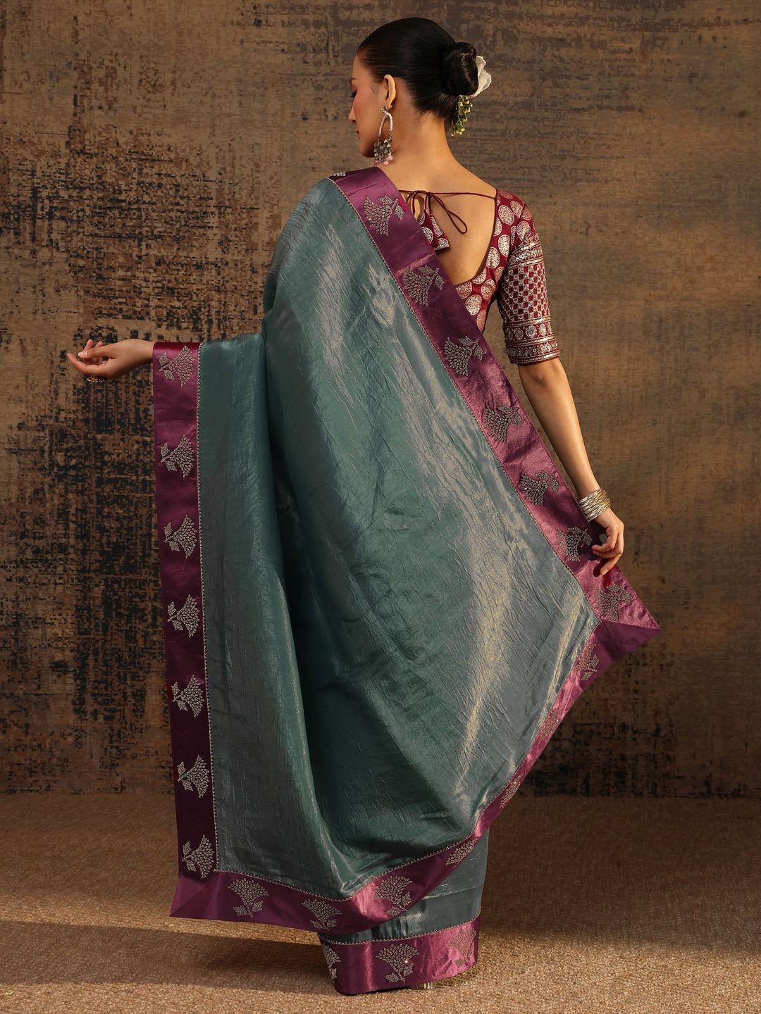 Green Solid Tissue Saree With Unstitched Blouse Piece