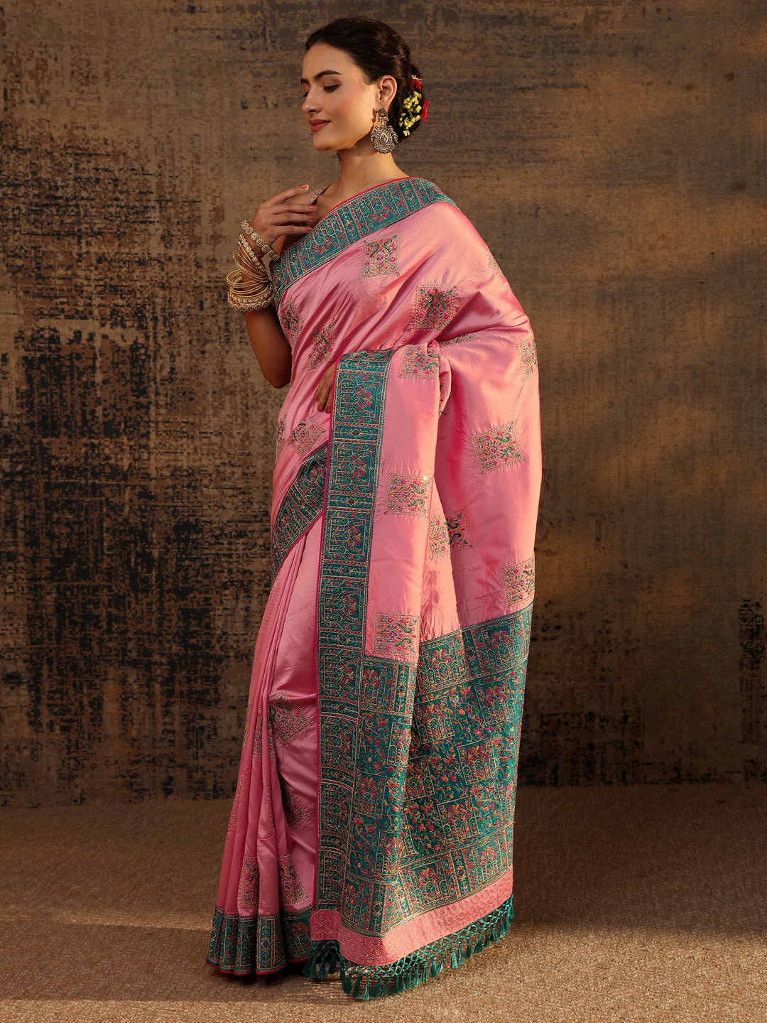 Pink Ethnic Motifs Embroidered Silk Blend Saree With Unstitched Blouse Piece