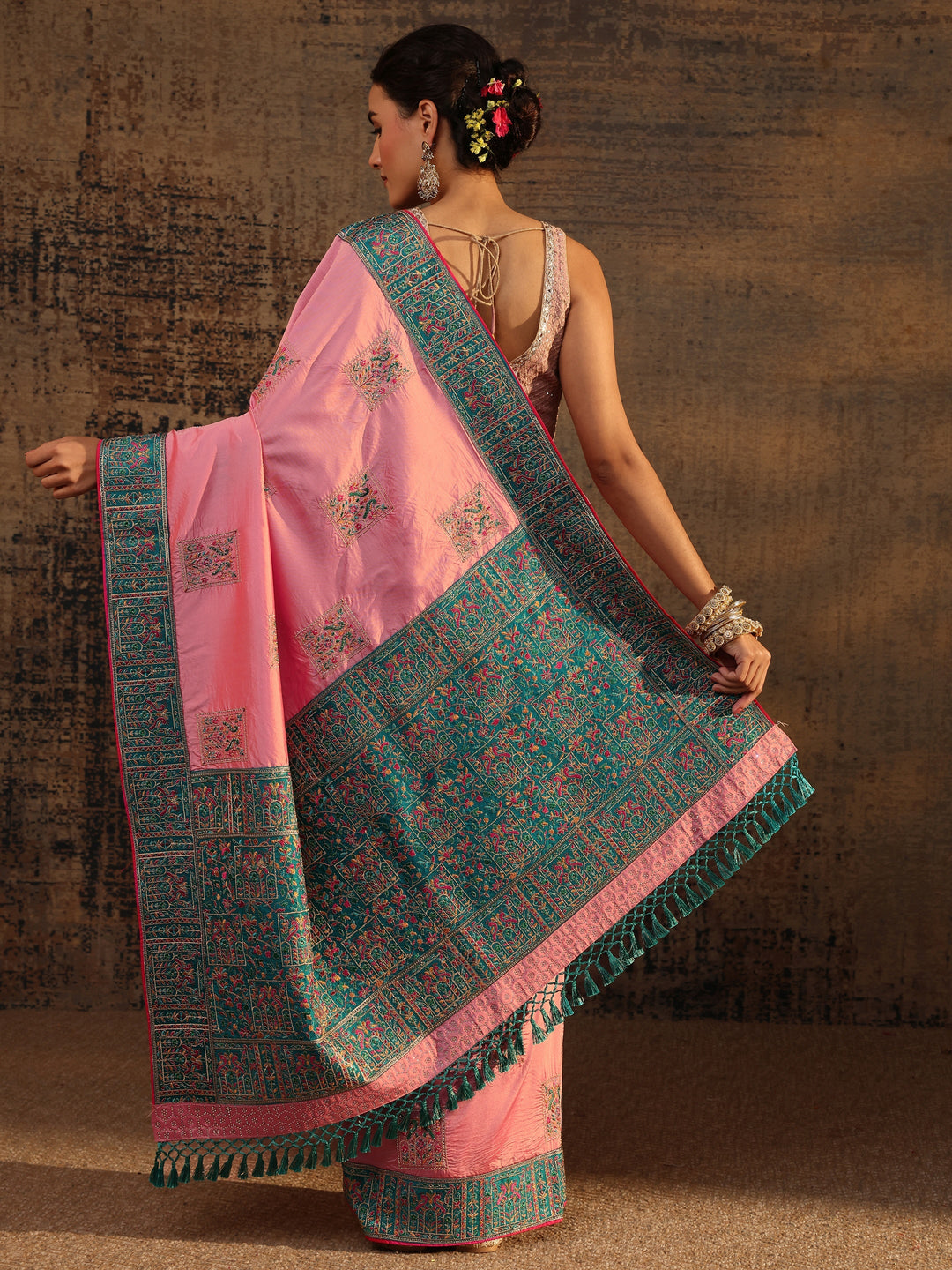Pink Ethnic Motifs Embroidered Silk Blend Saree With Unstitched Blouse Piece