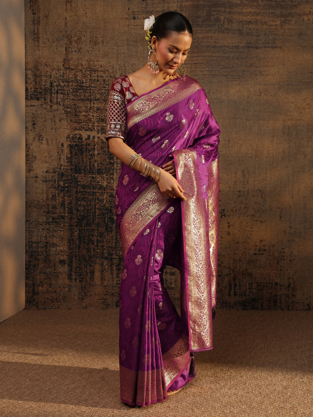 Purple Floral Woven Design Silk Blend Saree With Unstitched Blouse Piece