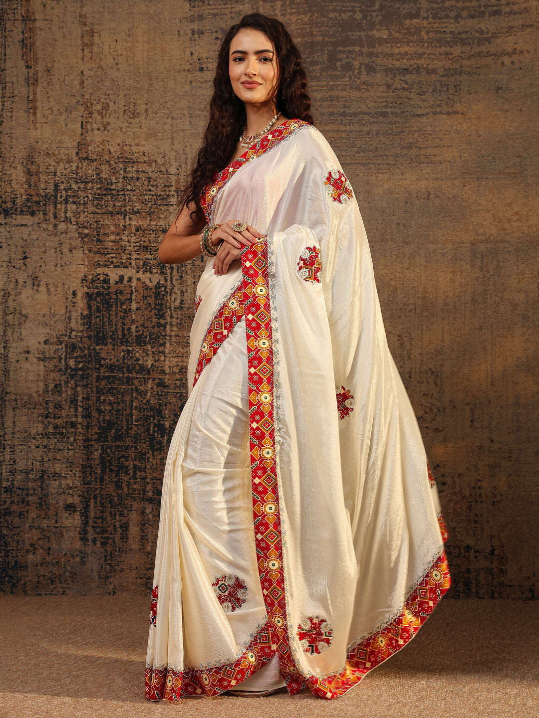Cream Ethnic Motifs Embellished Silk Blend Saree With Unstitched Blouse Piece
