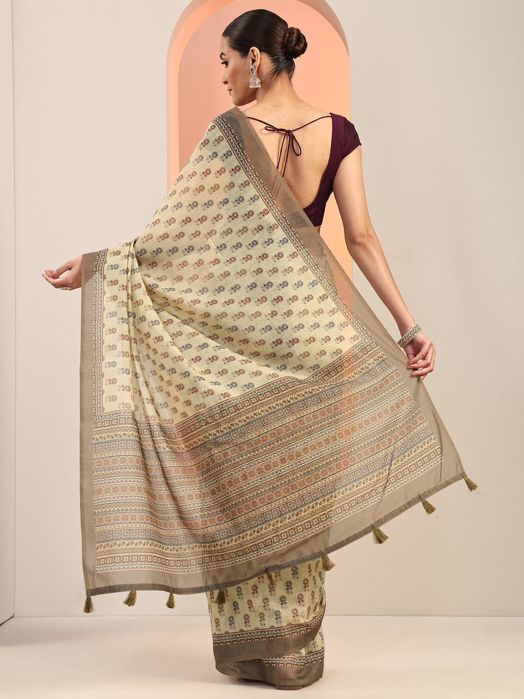 Green Printed Silk Blend Saree With Unstitched Blouse Piece