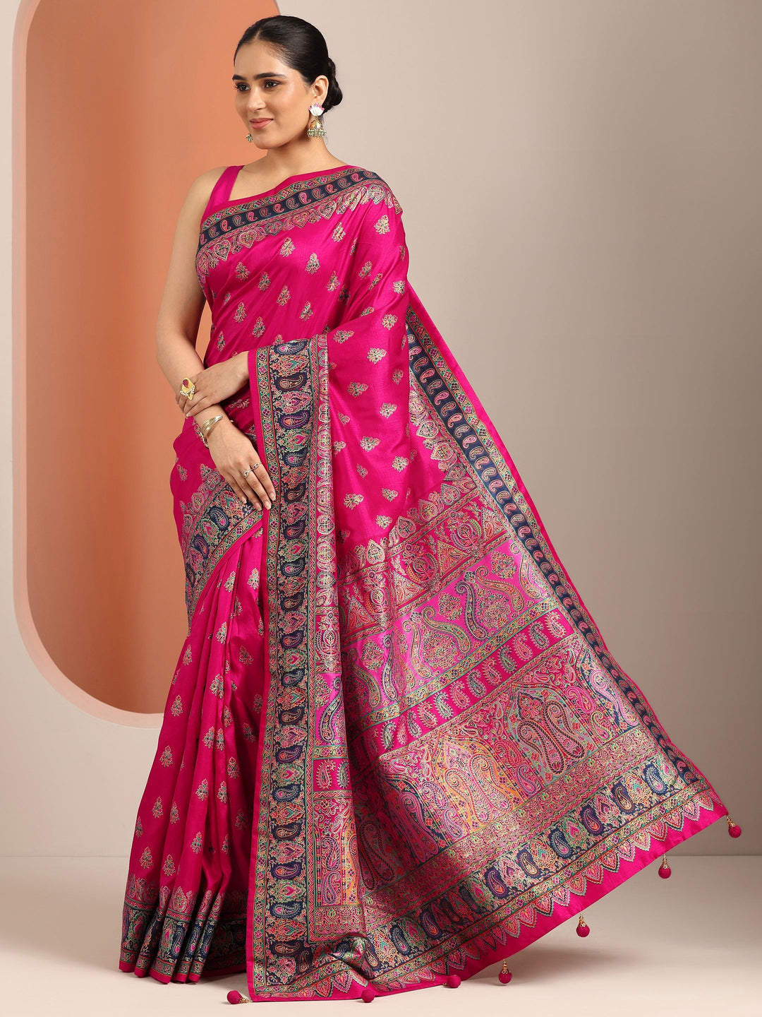 Pink Printed Silk Blend Saree With Unstitched Blouse Piece