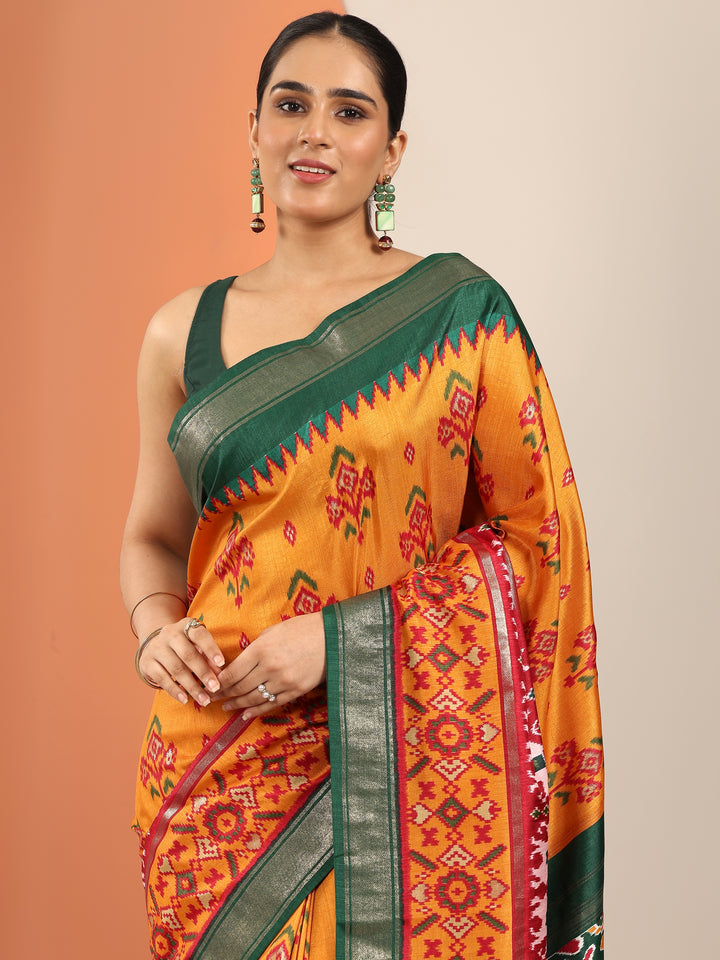 Mustard Printed Silk Blend Saree With Unstitched Blouse Piece