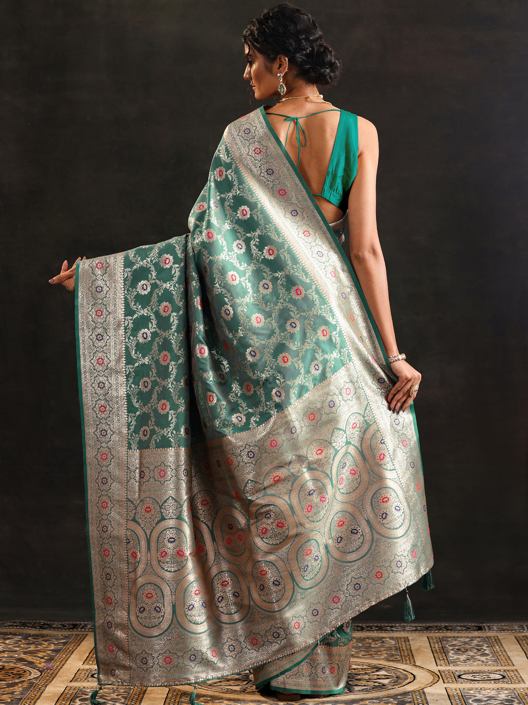 Green Woven Design Silk Blend Saree With Unstitched Blouse Piece