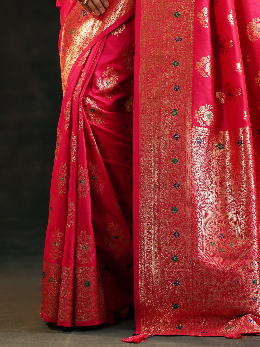 Pink Woven Design Silk Blend Saree With Unstitched Blouse Piece
