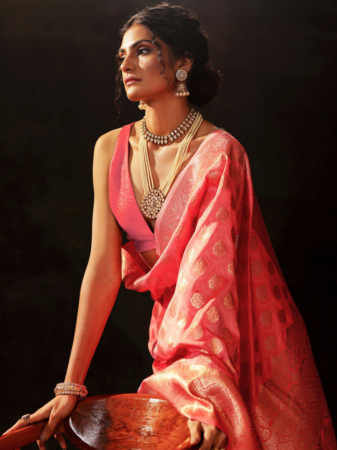 Peach Woven Design Silk Blend Saree With Unstitched Blouse Piece