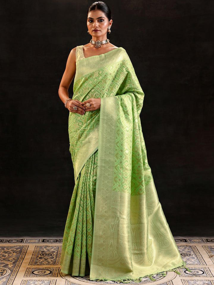 Green Woven design Silk Blend Saree With Unstitched Blouse Piece