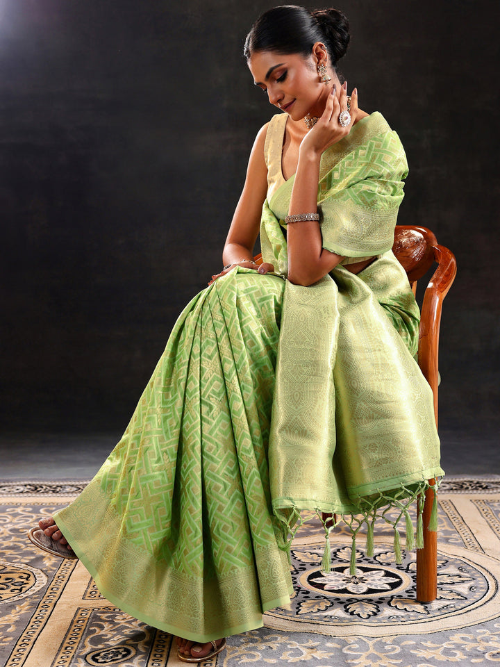 Green Woven Design Banarasi Silk Blend Saree With Unstitched Blouse Piece
