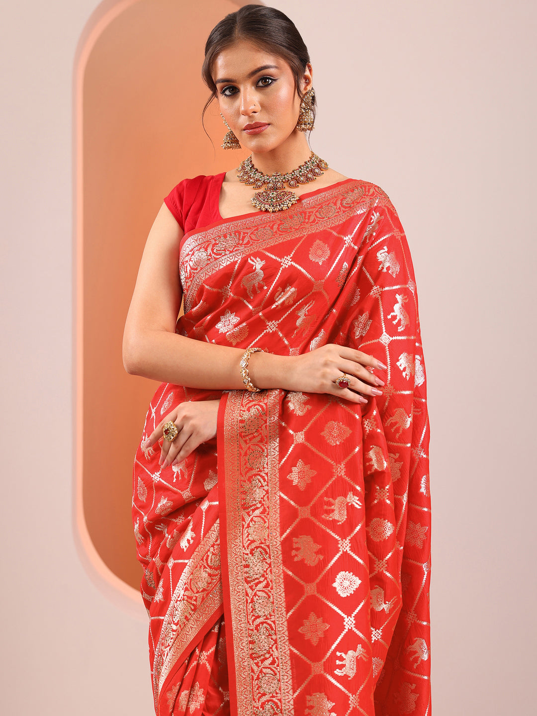 Red Woven Design Silk Blend Saree With Unstitched Blouse Piece