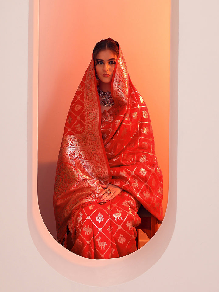Red Woven Design Silk Blend Saree With Unstitched Blouse Piece