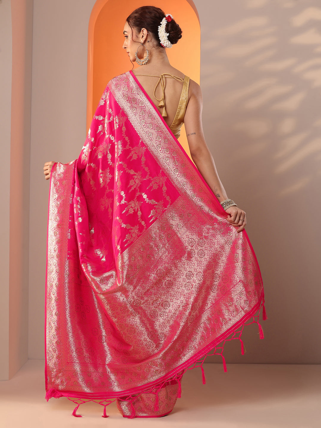 Pink Woven Design Silk Blend Saree With Unstitched Blouse Piece