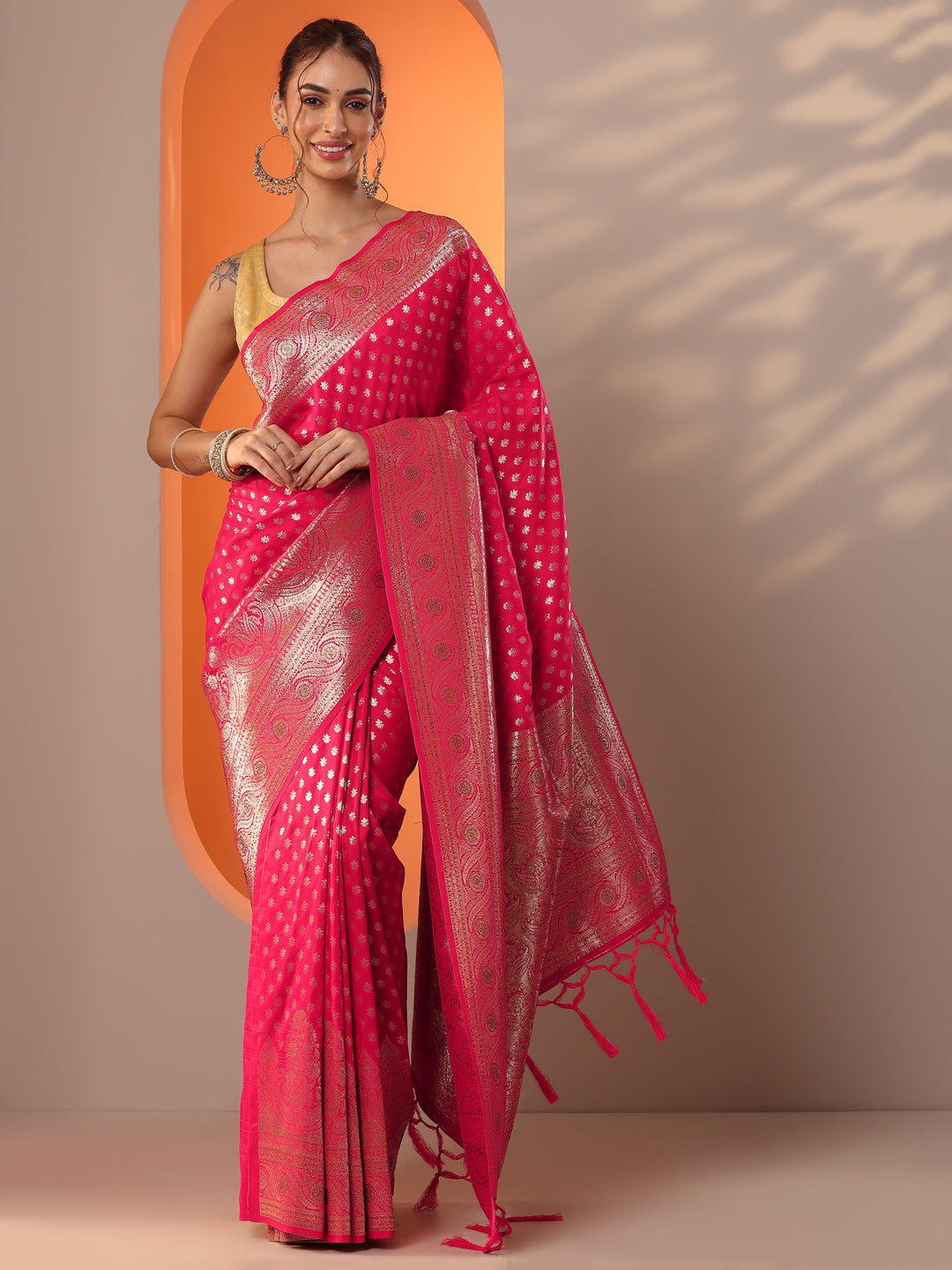 Pink  Silk Blend Saree With Unstitched Blouse Piece