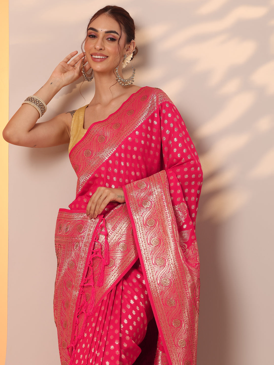 Pink  Silk Blend Saree With Unstitched Blouse Piece