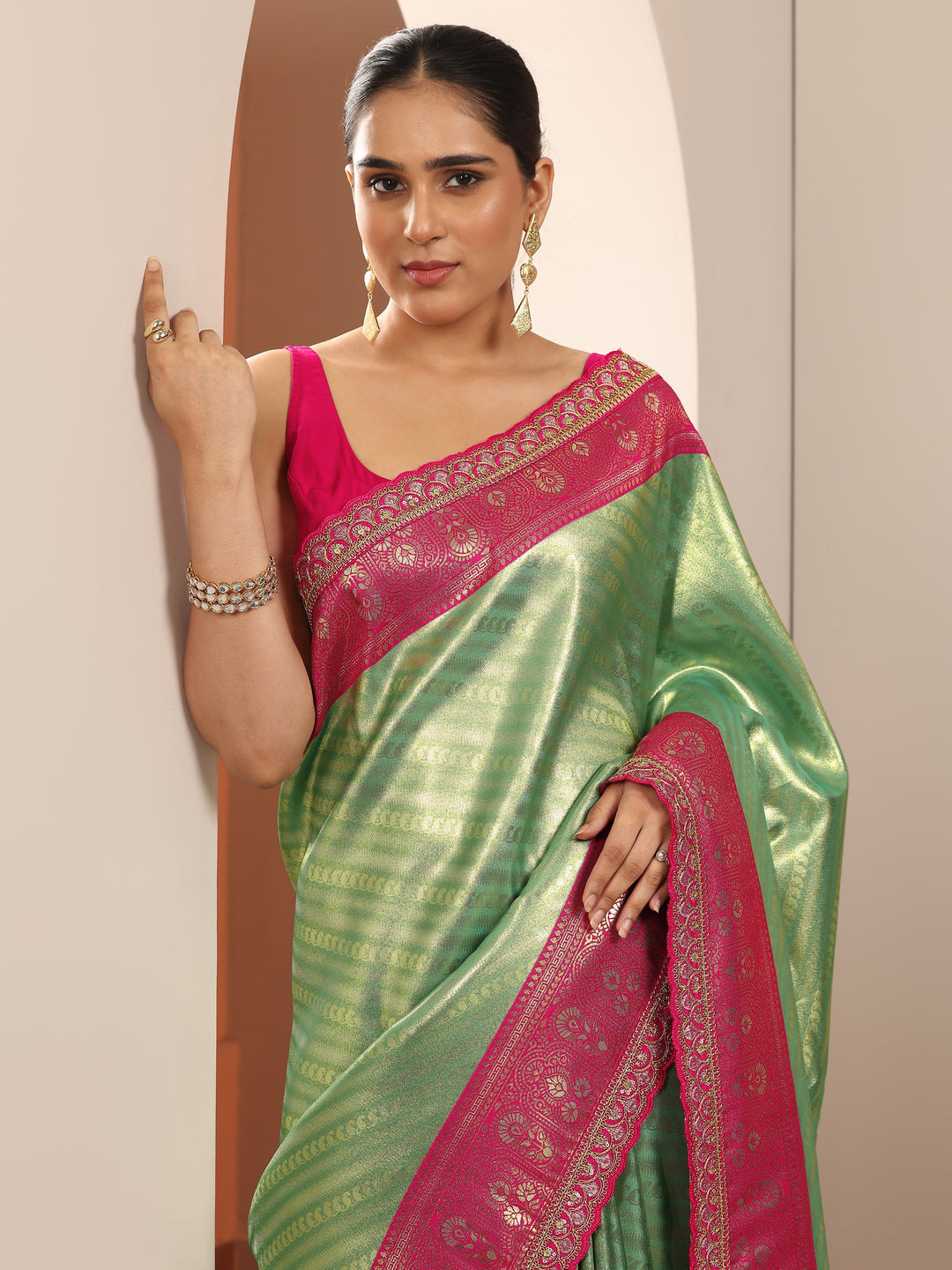 Green Woven Design Silk Blend Saree With Unstitched Blouse Piece