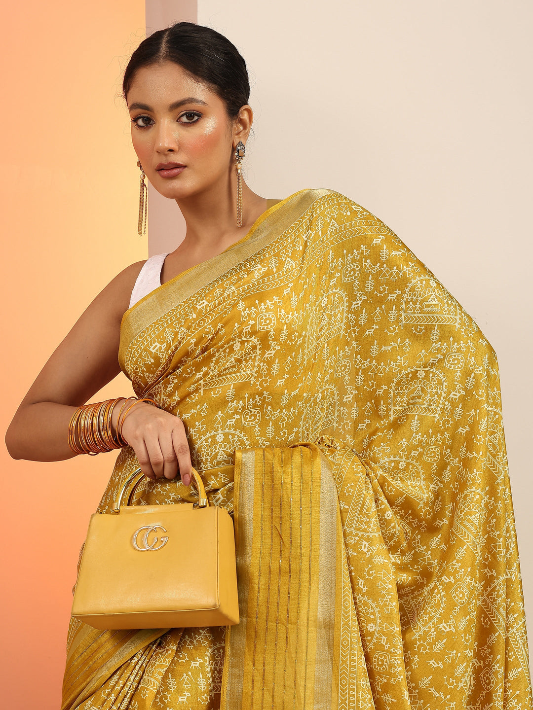 Mustard Printed Silk Blend Saree With Unstitched Blouse Piece