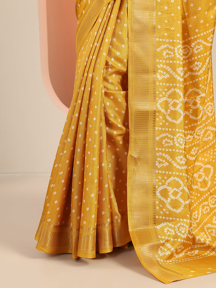 Mustard Printed Silk Blend Saree With Unstitched Blouse Piece