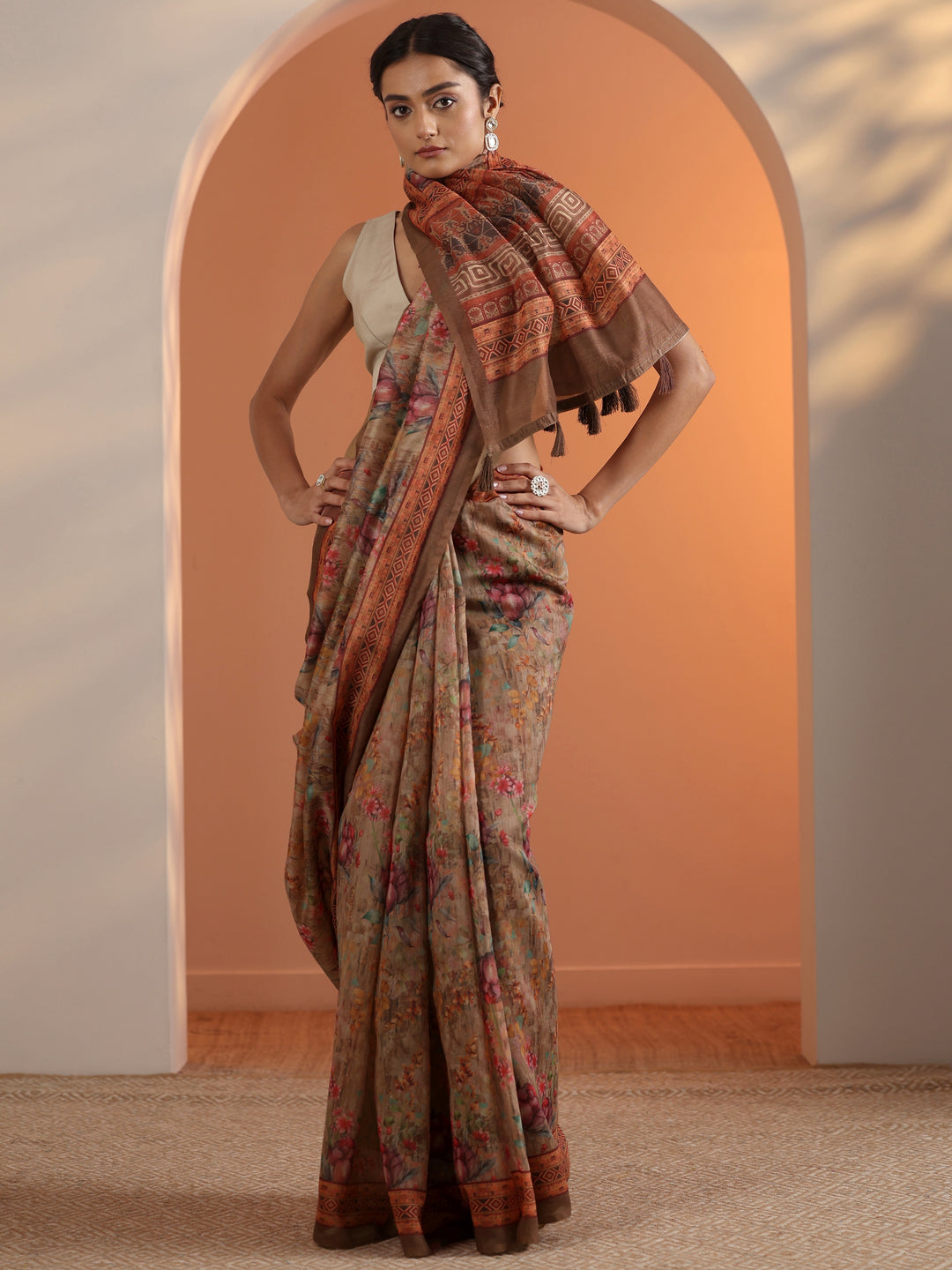 Rust Printed Silk Blend Saree With Unstitched Blouse Piece