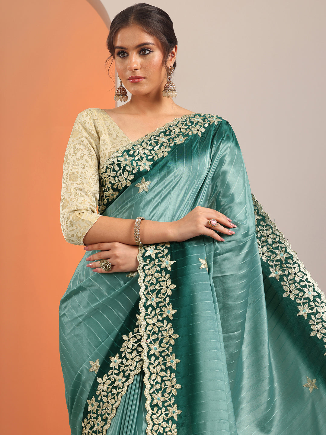 Blue Embellished Crepe Saree With Unstitched Blouse Piece