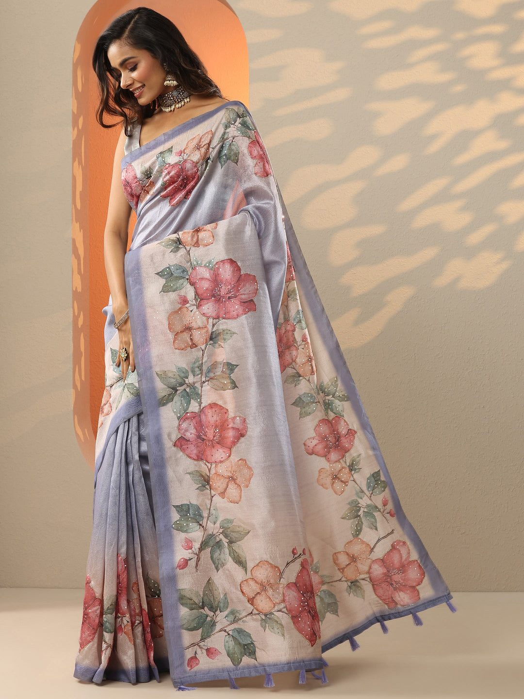 Lavender Embellished Silk Blend Saree With Unstitched Blouse Piece