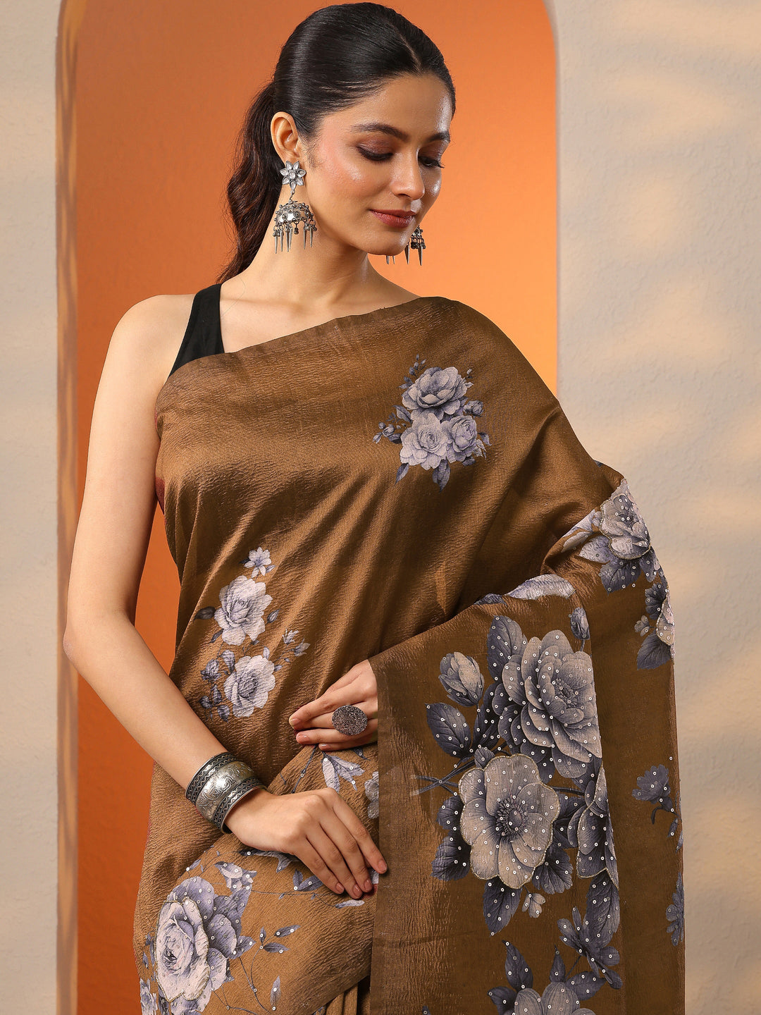 Brown Printed Silk Blend Saree With Unstitched Blouse Piece