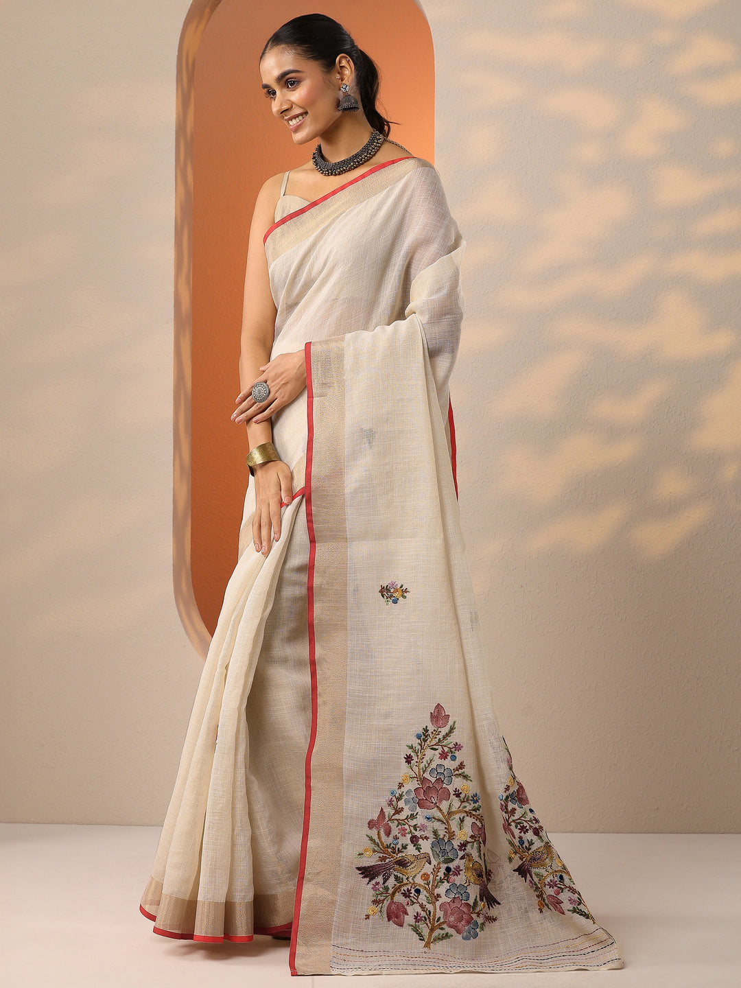 Beige Embroidered Silk Blend Saree With Unstitched Blouse Piece