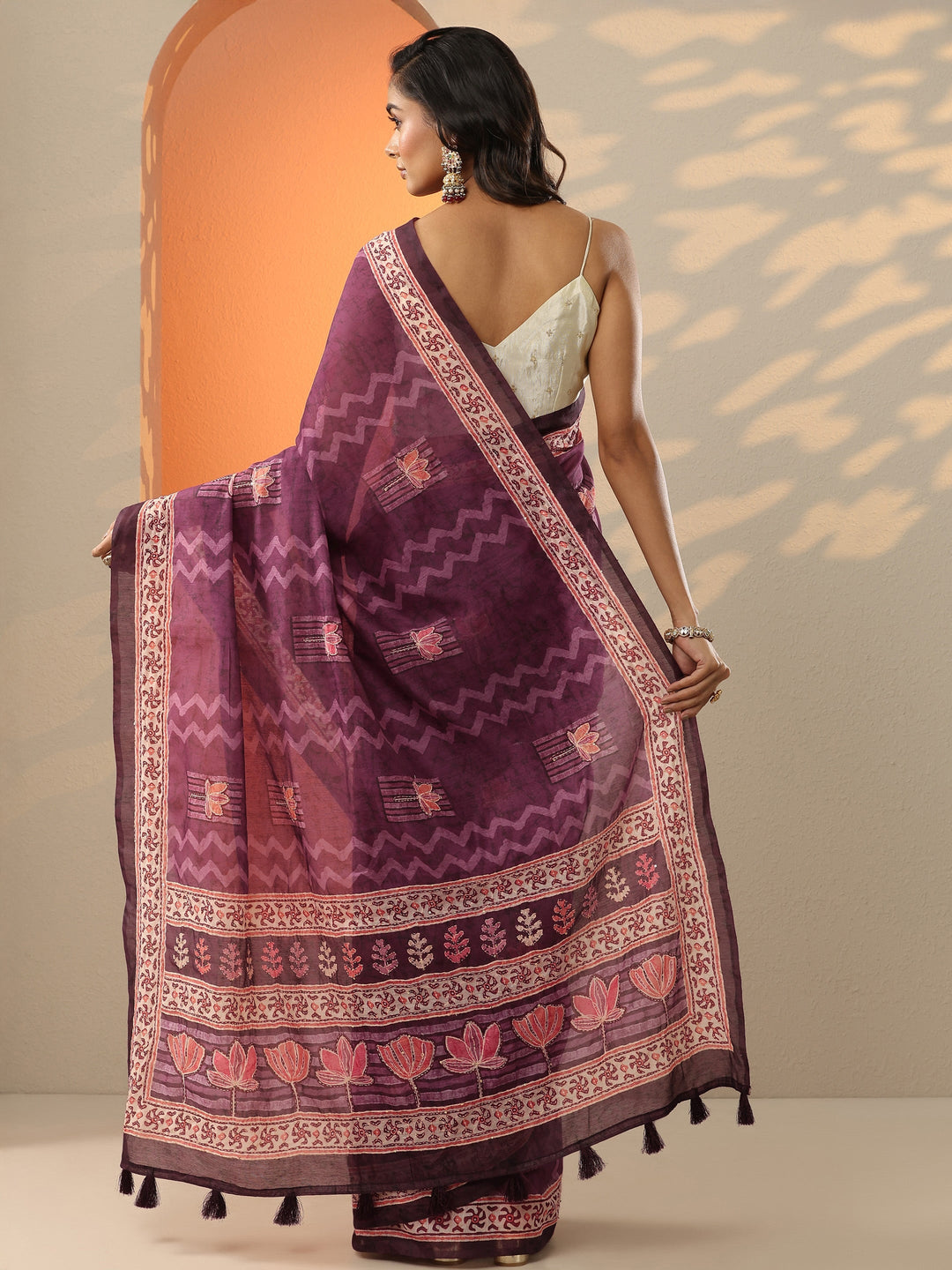 Burgundy Printed Silk Blend Saree With Unstitched Blouse Piece