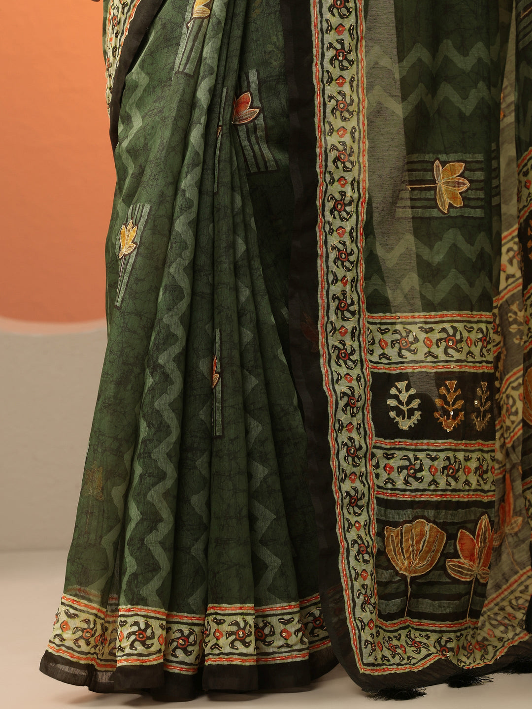 Olive Printed Silk Blend Saree With Unstitched Blouse Piece