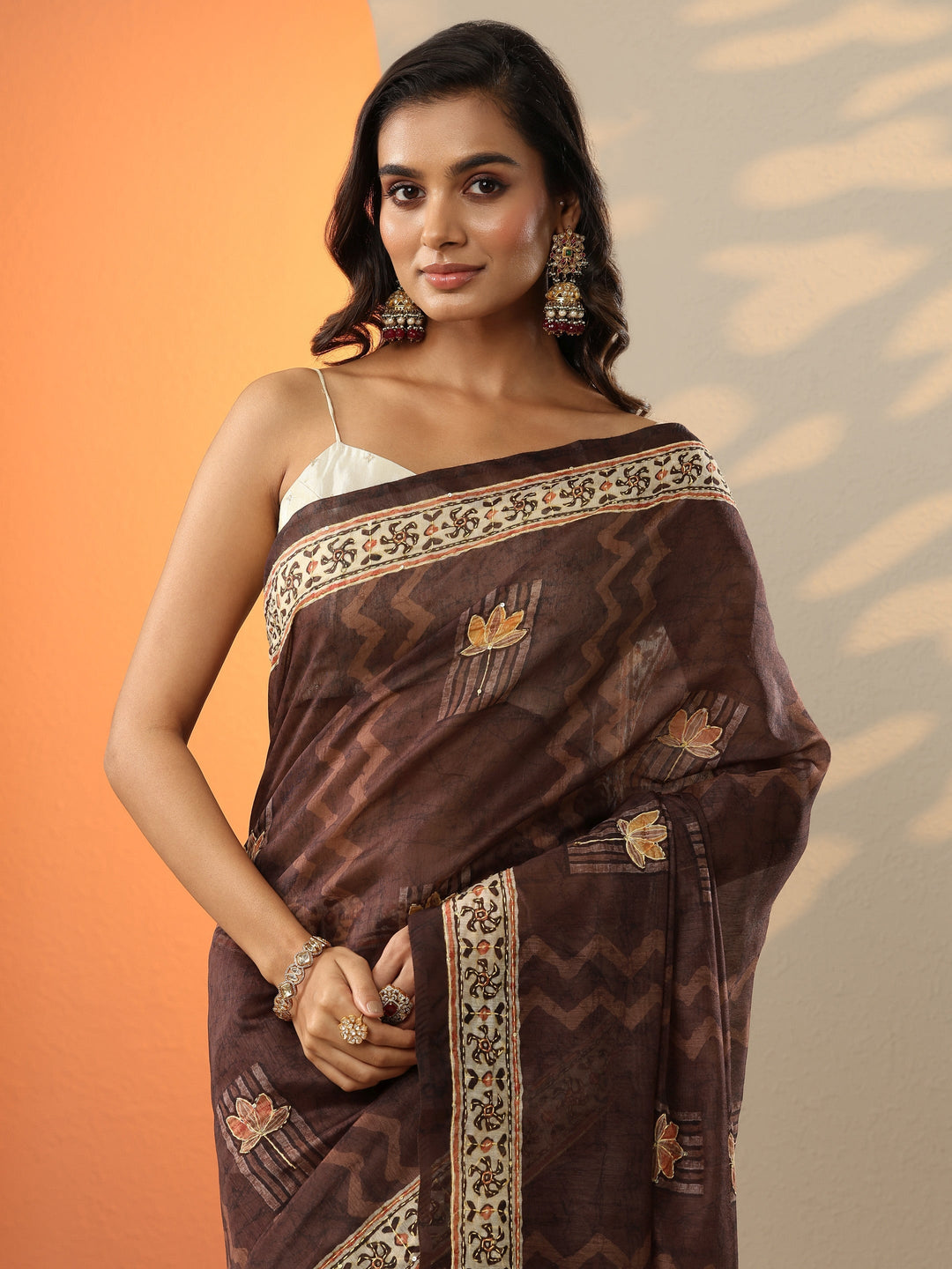 Brown Printed Silk Blend Saree With Unstitched Blouse Piece