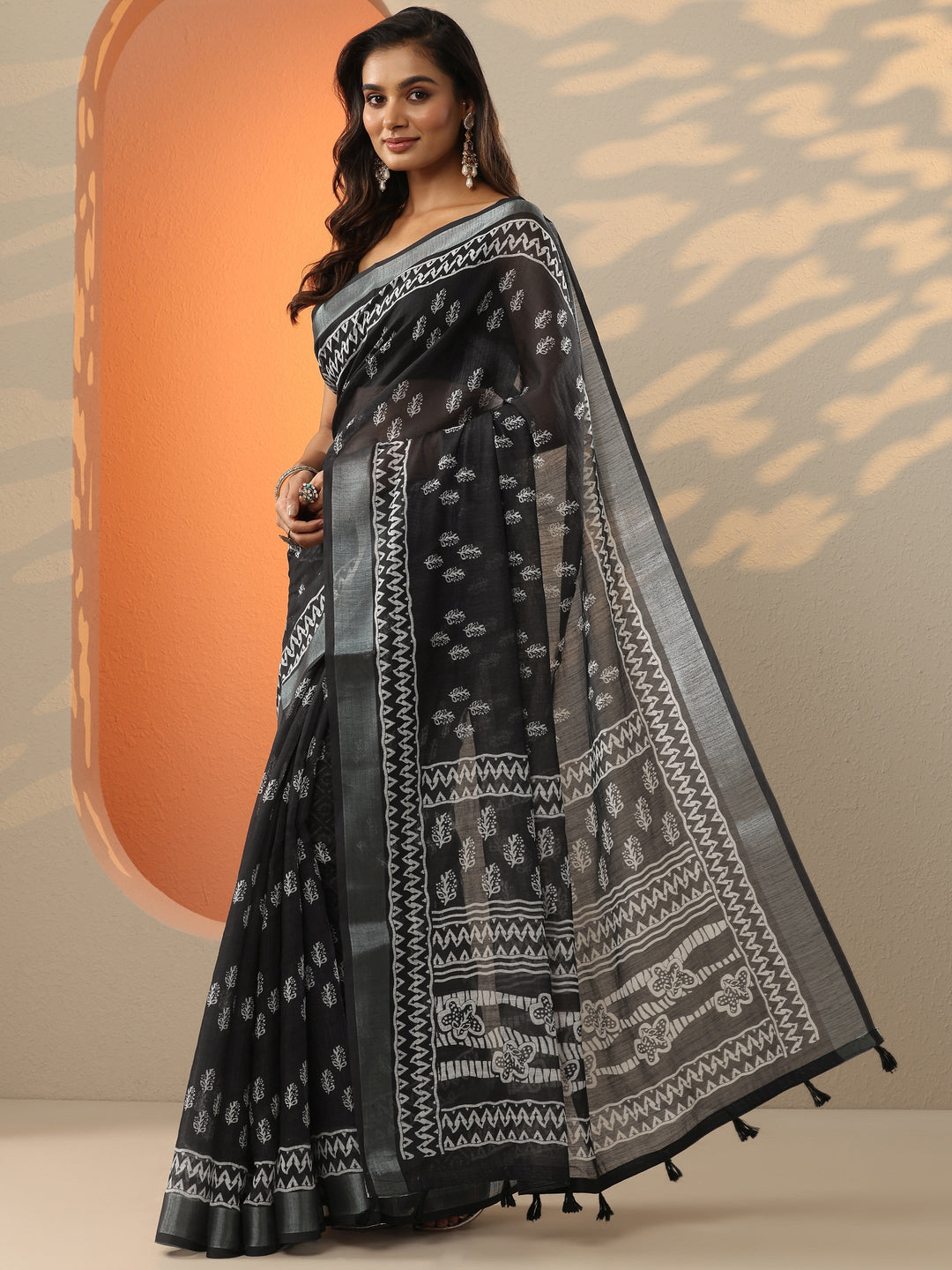 Black Printed Cotton Blend Saree With Unstitched Blouse Piece