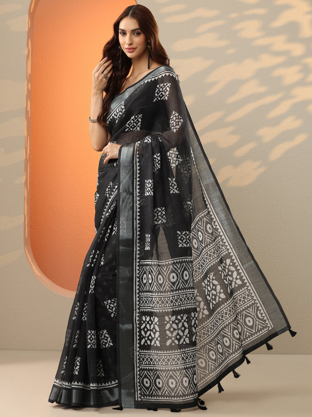 Black Printed Cotton Blend Saree With Unstitched Blouse Piece