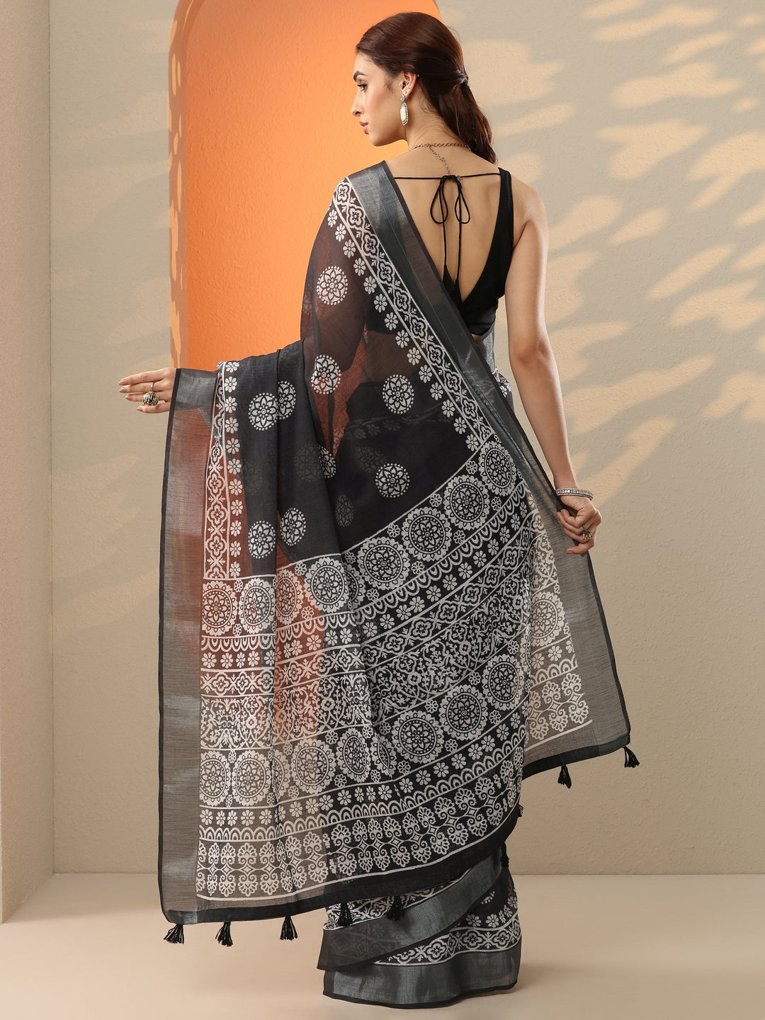 Black Printed Cotton Blend Saree With Unstitched Blouse Piece