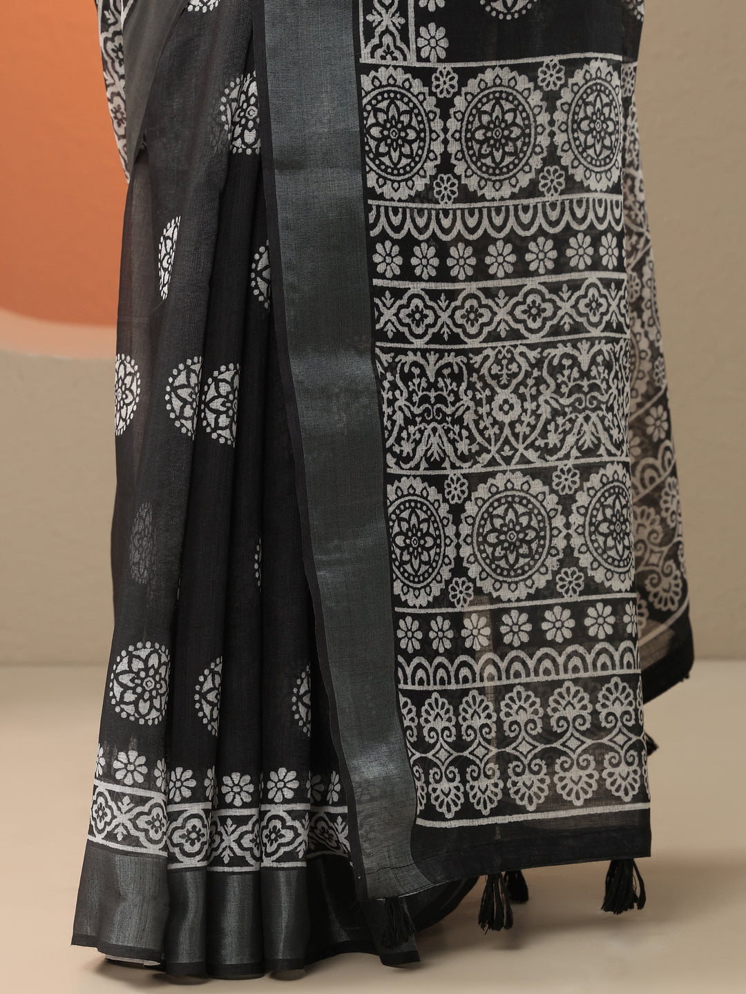 Black Printed Cotton Blend Saree With Unstitched Blouse Piece
