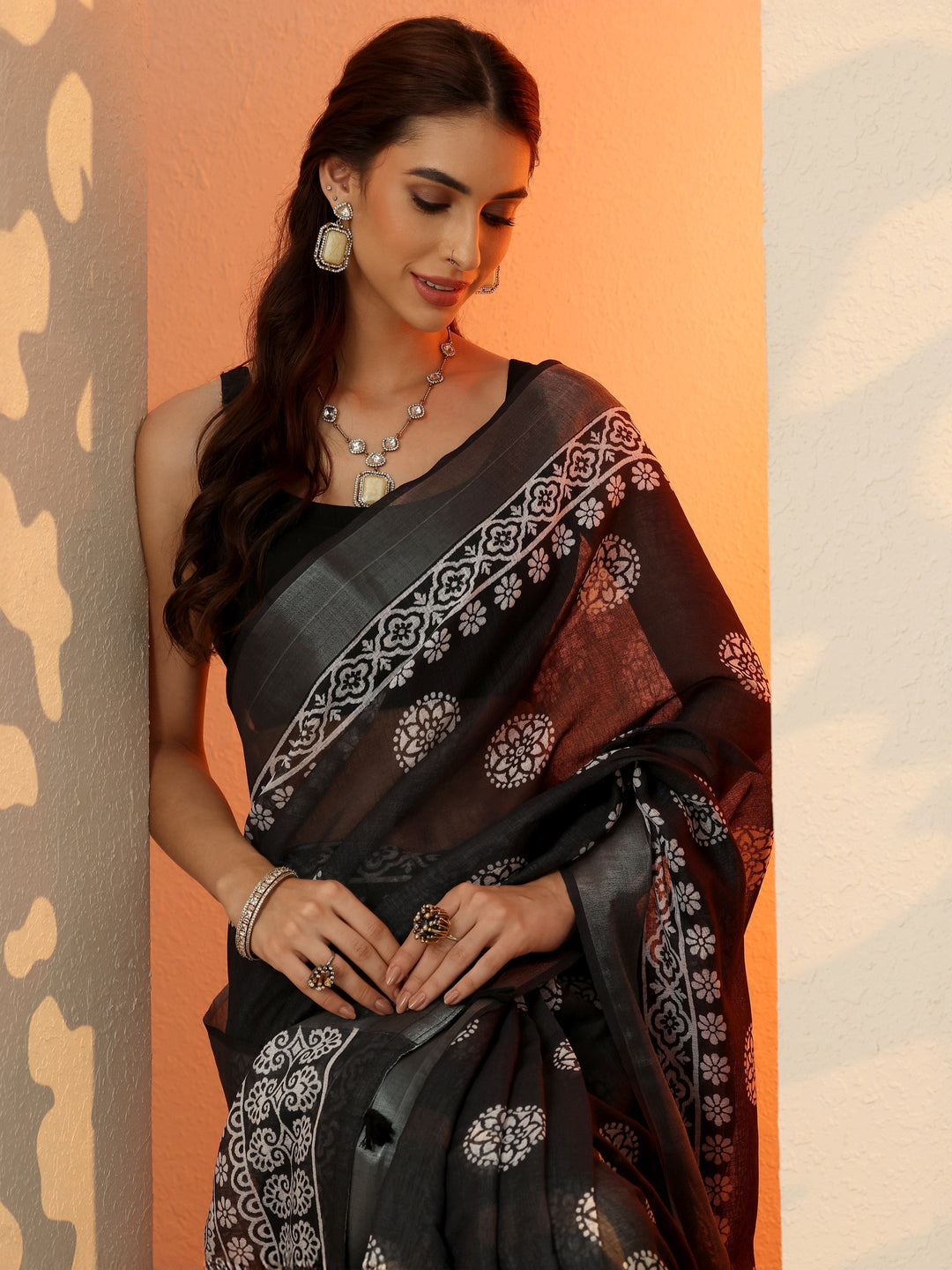 Black Printed Cotton Blend Saree With Unstitched Blouse Piece