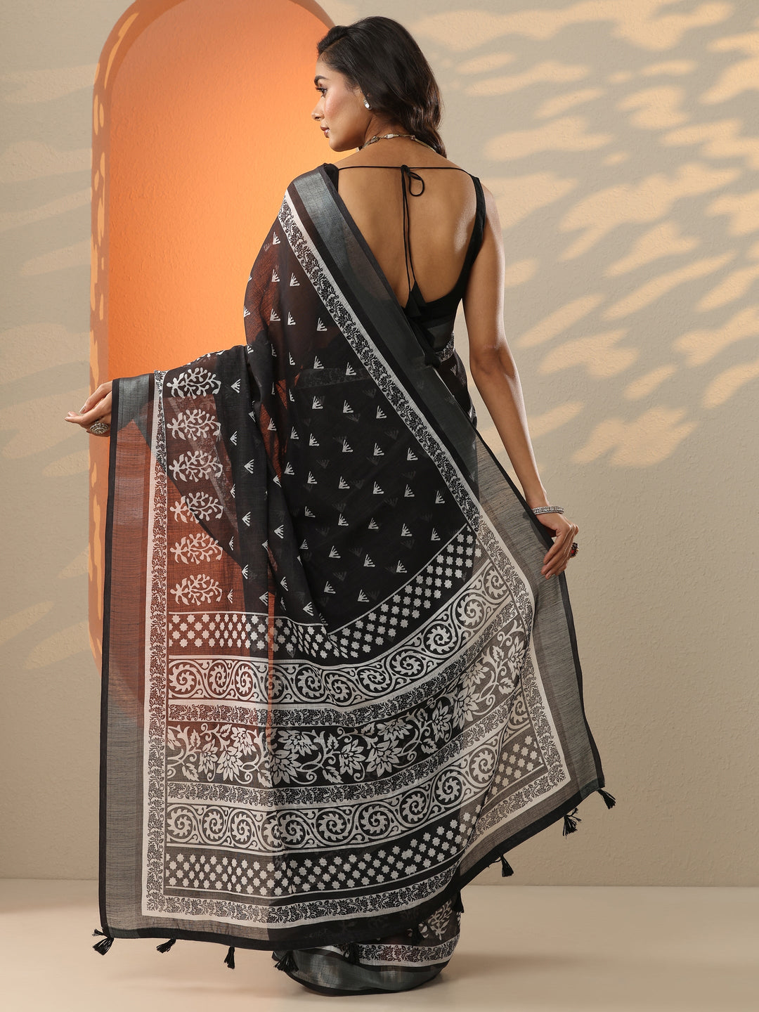 Black Printed Cotton Blend Saree With Unstitched Blouse Piece