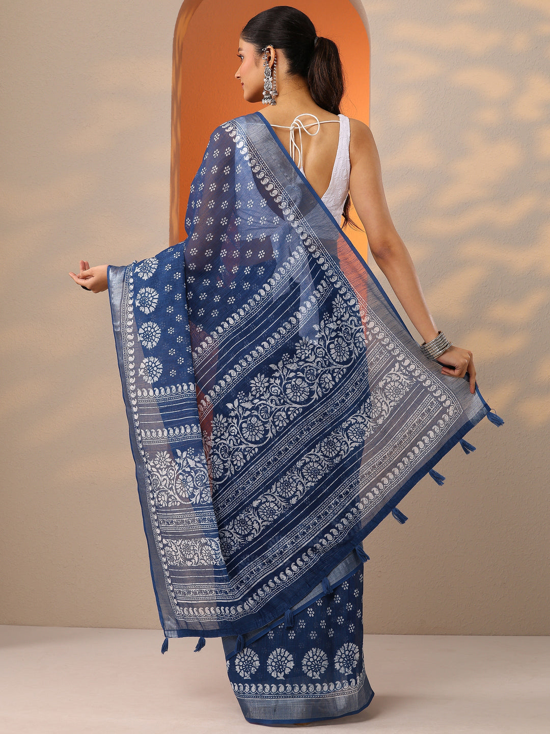 Blue Printed Cotton Blend Saree With Unstitched Blouse Piece