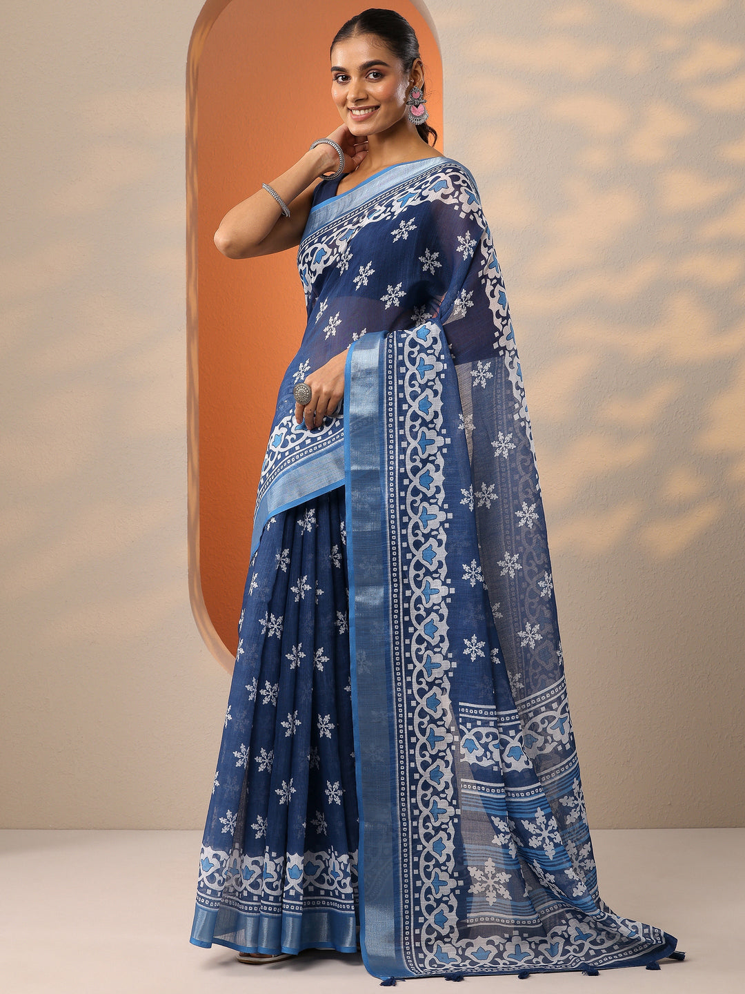 Blue Printed Cotton Blend Saree With Unstitched Blouse Piece