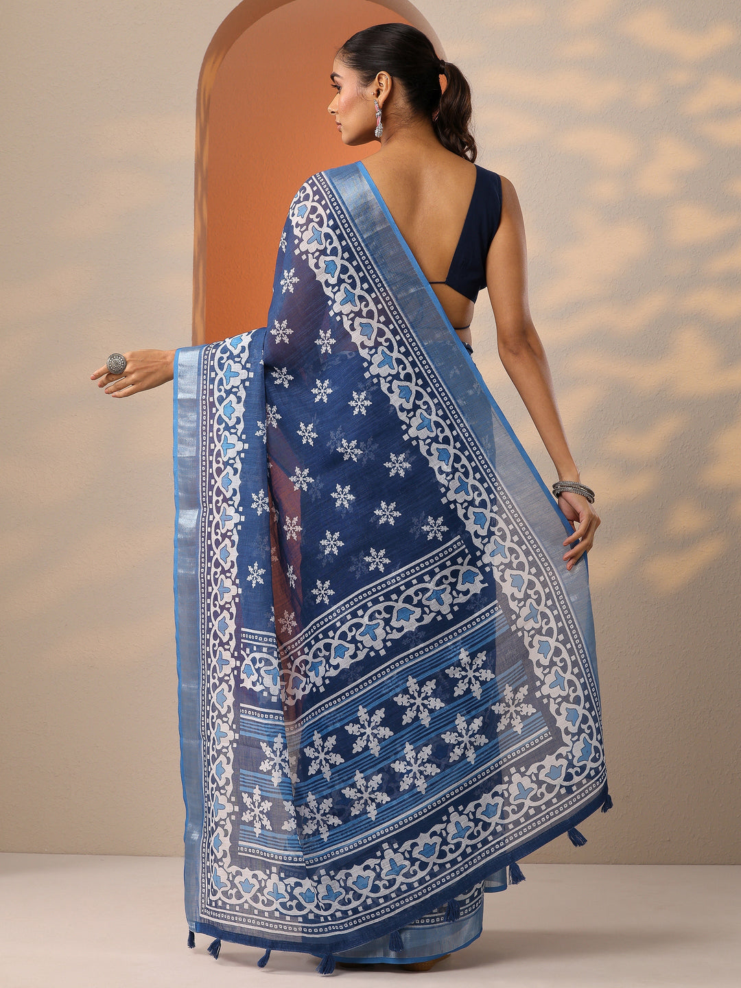 Blue Printed Cotton Blend Saree With Unstitched Blouse Piece