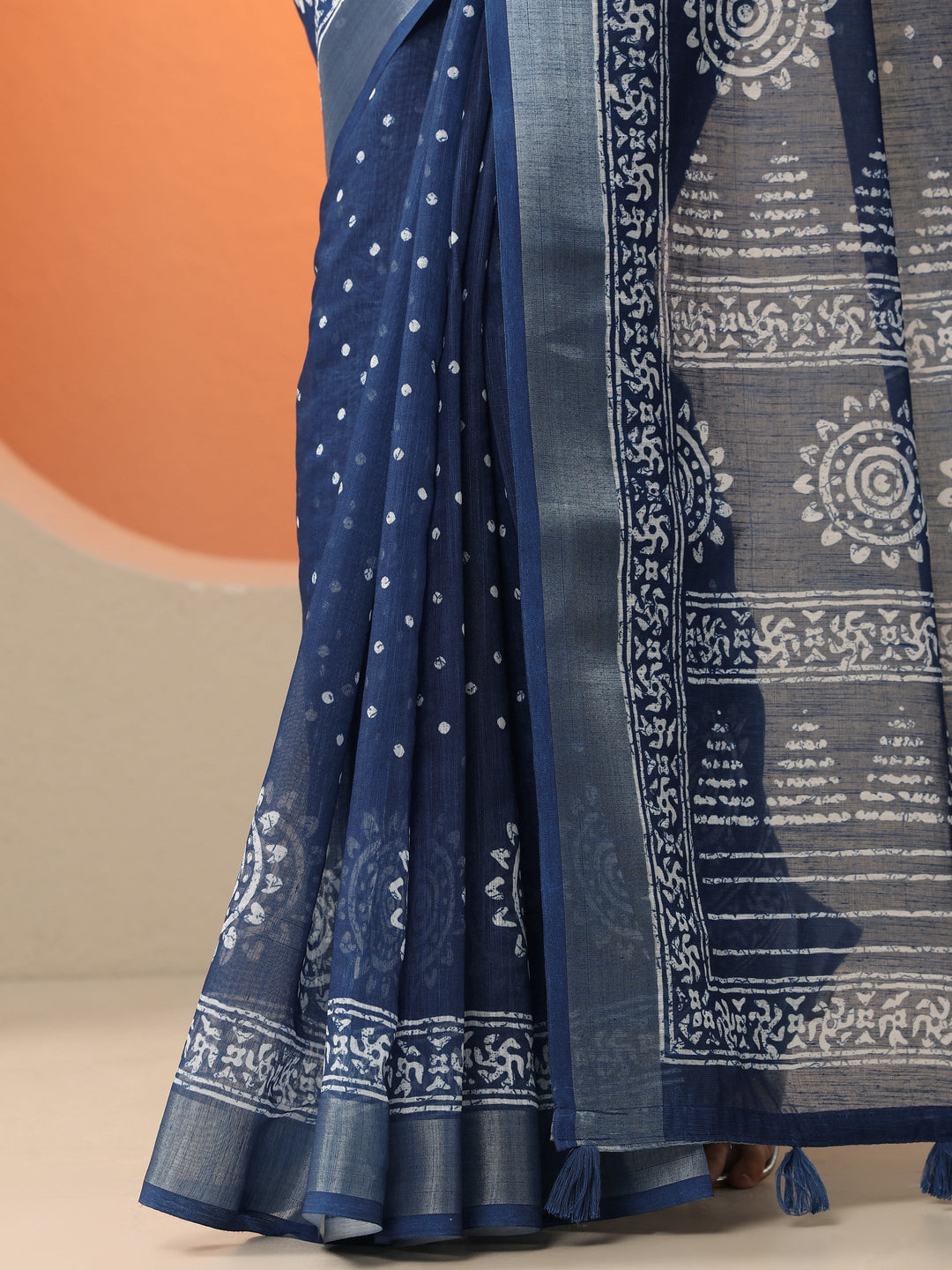 Blue Printed Cotton Blend Saree With Unstitched Blouse Piece