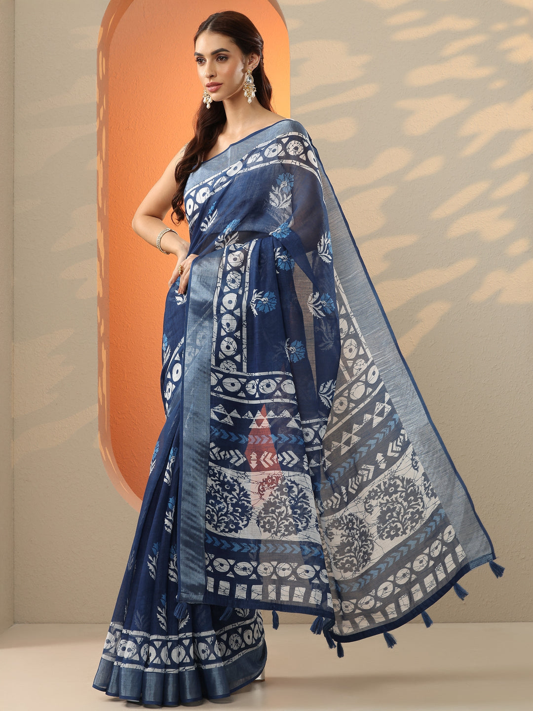 Blue Printed Cotton Blend Saree With Unstitched Blouse Piece