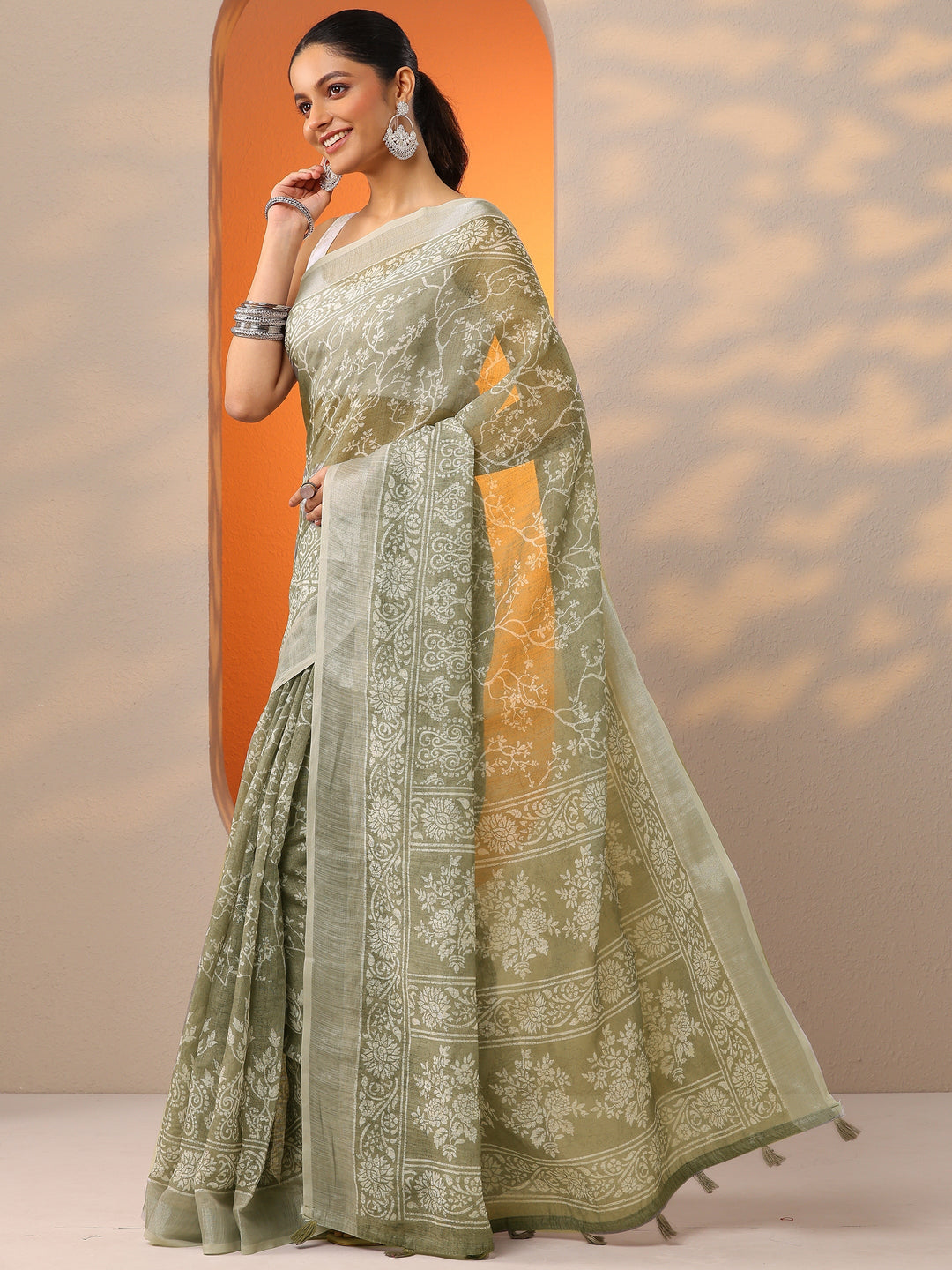 Green Printed Cotton Blend Saree With Unstitched Blouse Piece