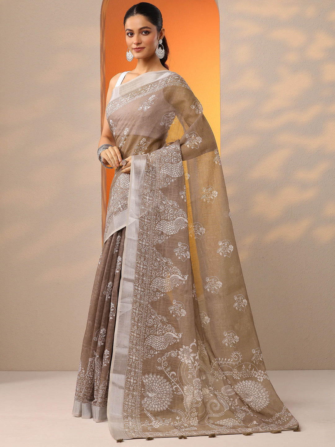 Brown Printed Cotton Blend Saree With Unstitched Blouse Piece