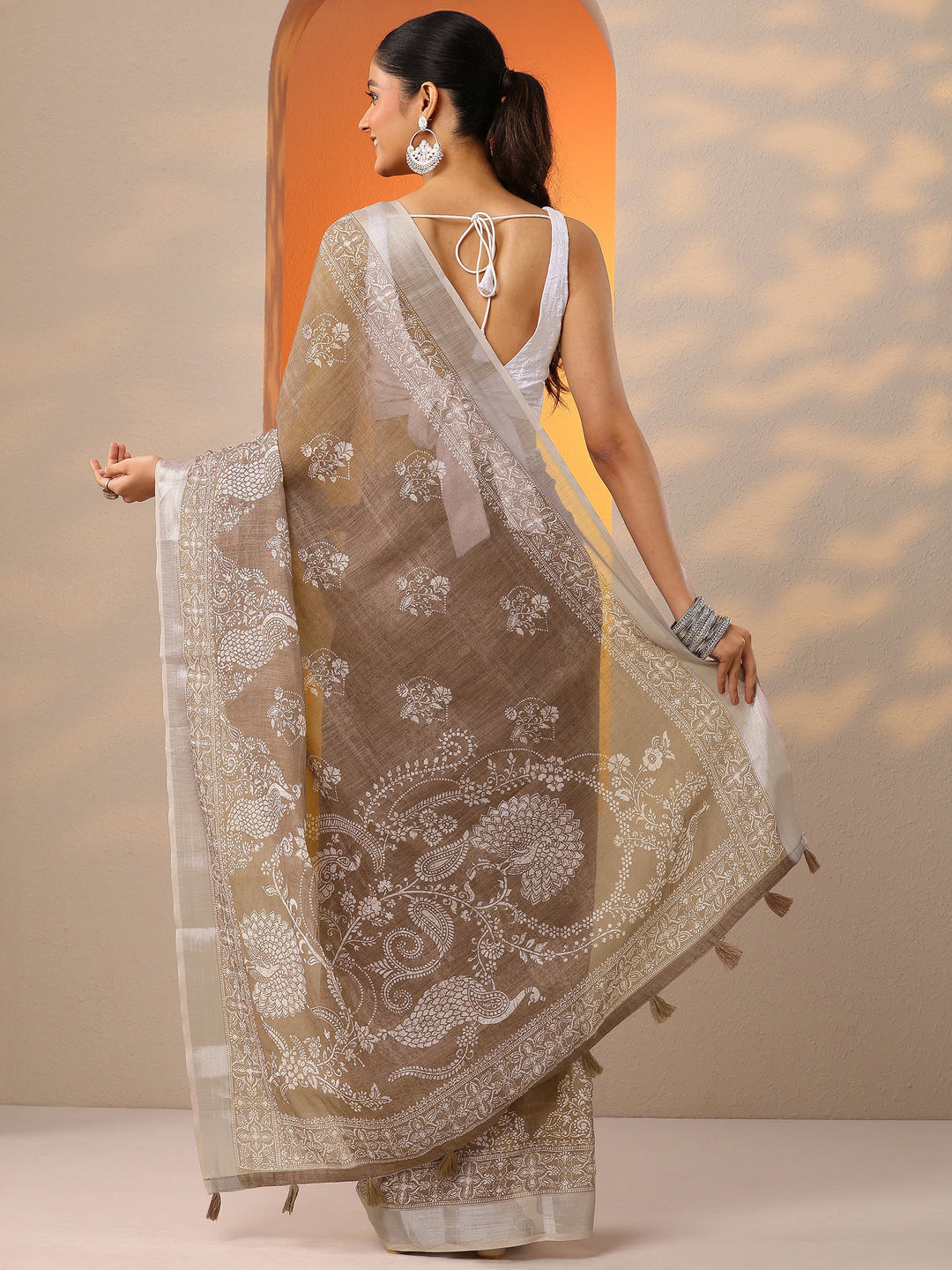 Brown Printed Cotton Blend Saree With Unstitched Blouse Piece